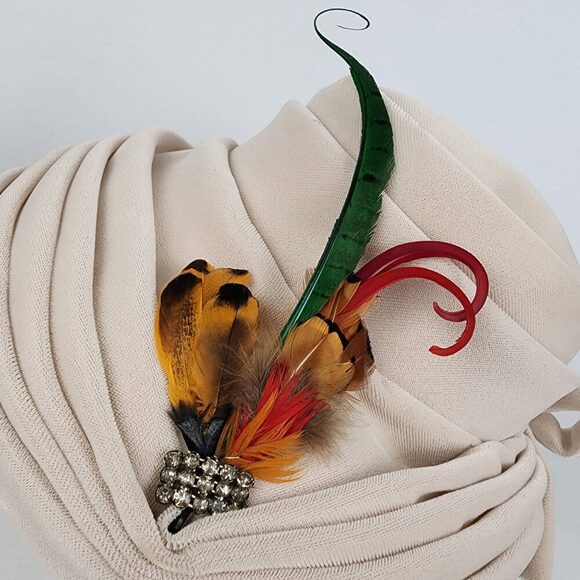 Vintage Jacqueline Cream Velvet Feather Detail Hat - Picture 2 of 9